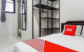 Collection O 91131 New V1 Hotel