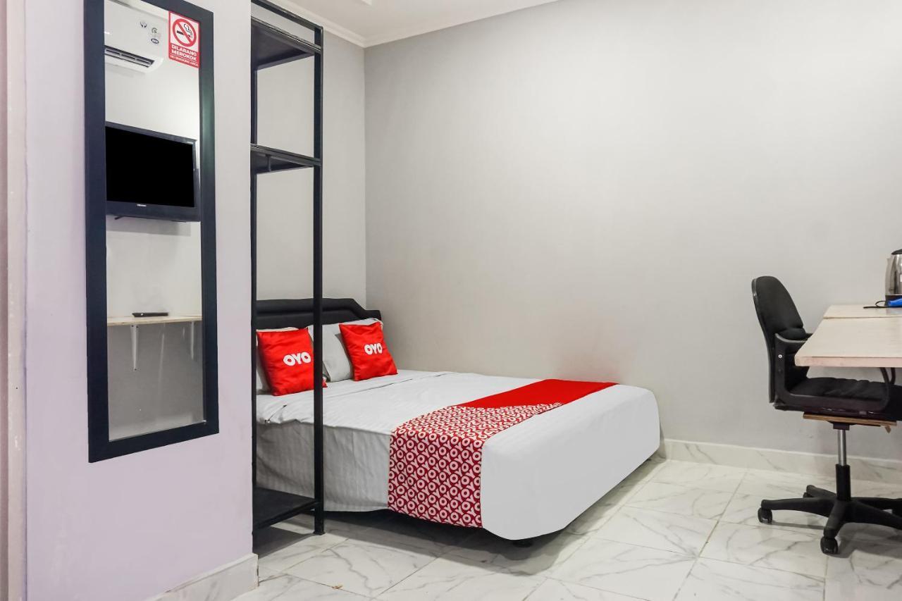 Collection O 91131 New V1 Hotel Jakarta Bagian luar foto