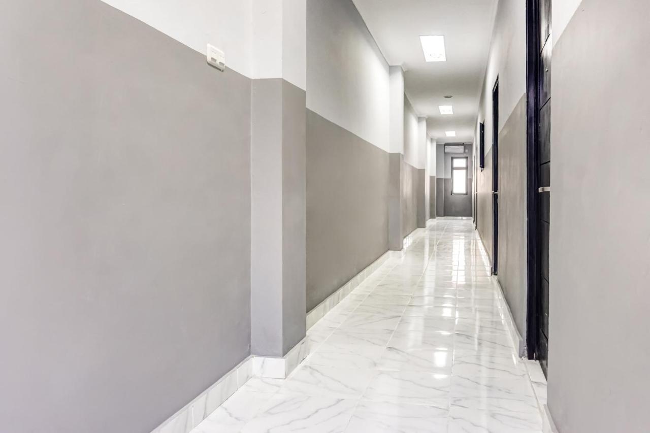 Collection O 91131 New V1 Hotel Jakarta Bagian luar foto